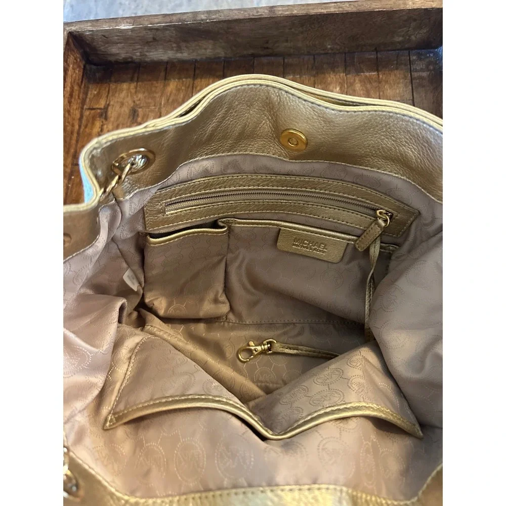 Michael Kors Jet Set Leather Hobo Shoulder Bag‎ Purse MK Charm Chain  NWOT
